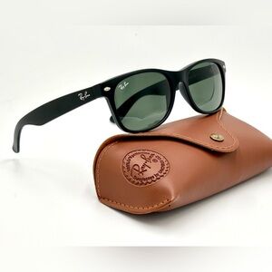 Ray-Ban New Classic Sunglass RB2132 Black Square Rectangle Unisex Fit 55-18-145